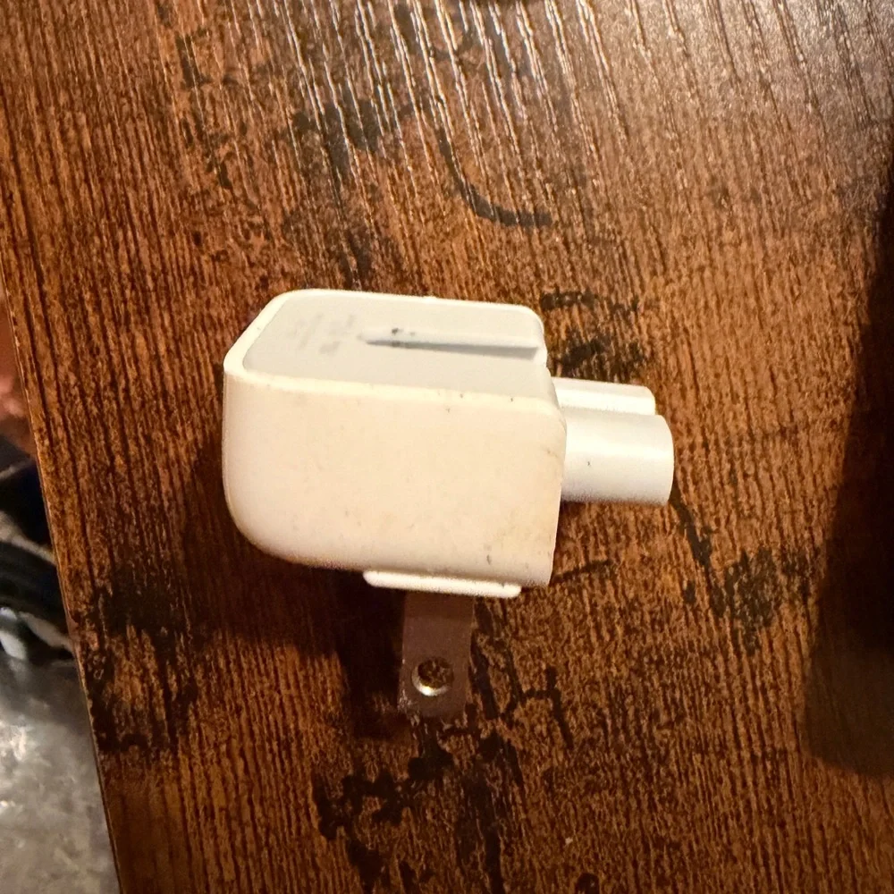 Apple Mac Macbook,2 Prong Wall Adapter Compatible E161470 Well Shin 2.5A 125V(2